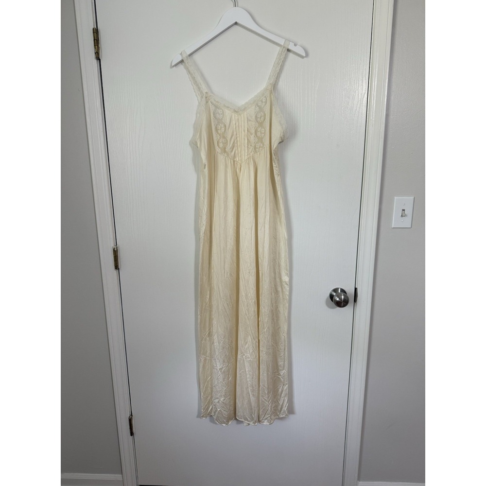 Nylon Lace Ivory Dress Slip Nightgown Vintage Silky Medium Cottagecore Whimsy - Picture 6 of 7
